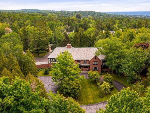 415 N Hawthorne Road, Duluth, MN 55812