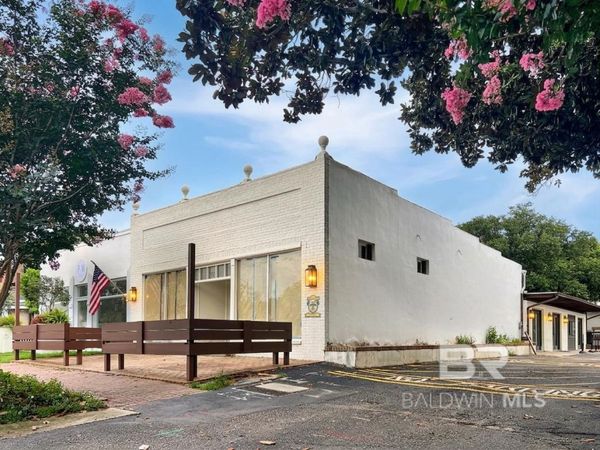 212 Fairhope Avenue, Fairhope, AL 36555