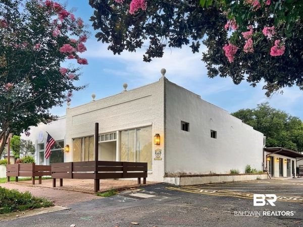 212 Fairhope Avenue, Fairhope, AL 36555