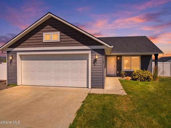 12183 N Gipper LOOP , Rathdrum, ID 83858