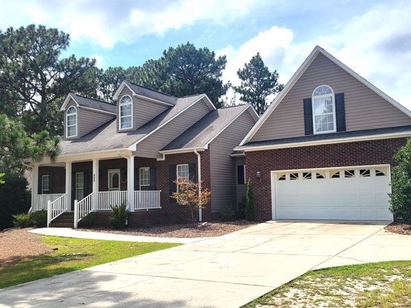 945 Diamondhead Drive S, Pinehurst, NC 28374