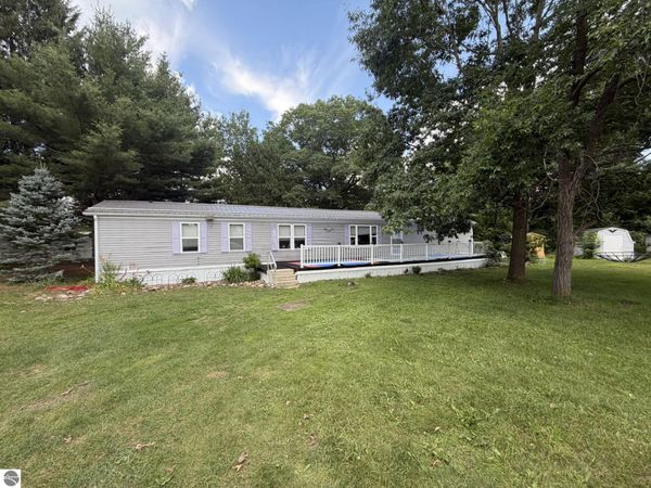6280 Broadway Street W, Lake City, MI 49651