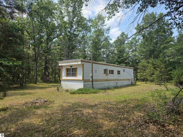 6670 Kemp Road, Hale, MI 48739