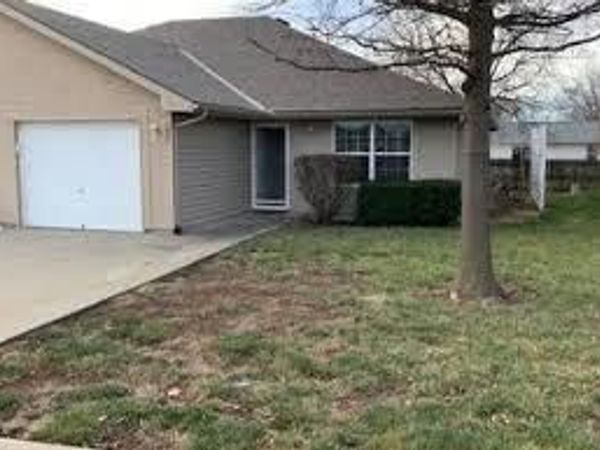 612 MCKENNA Street, Louisburg, KS 66053