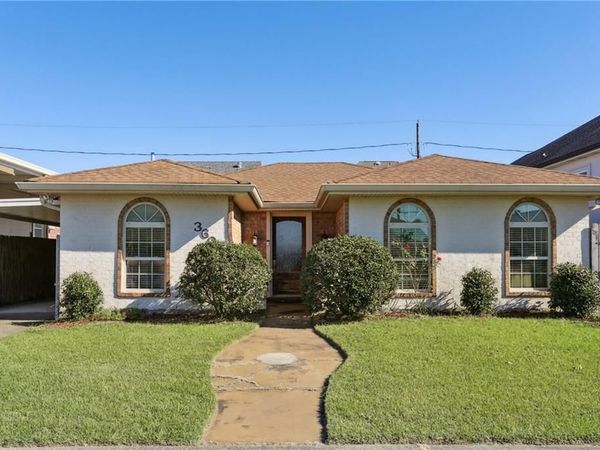 3605 CHARLES Drive , Chalmette, LA 70043