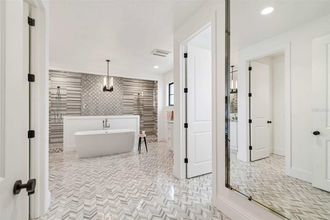 5811 Mariner Street, Tampa, FL 33609 Photo