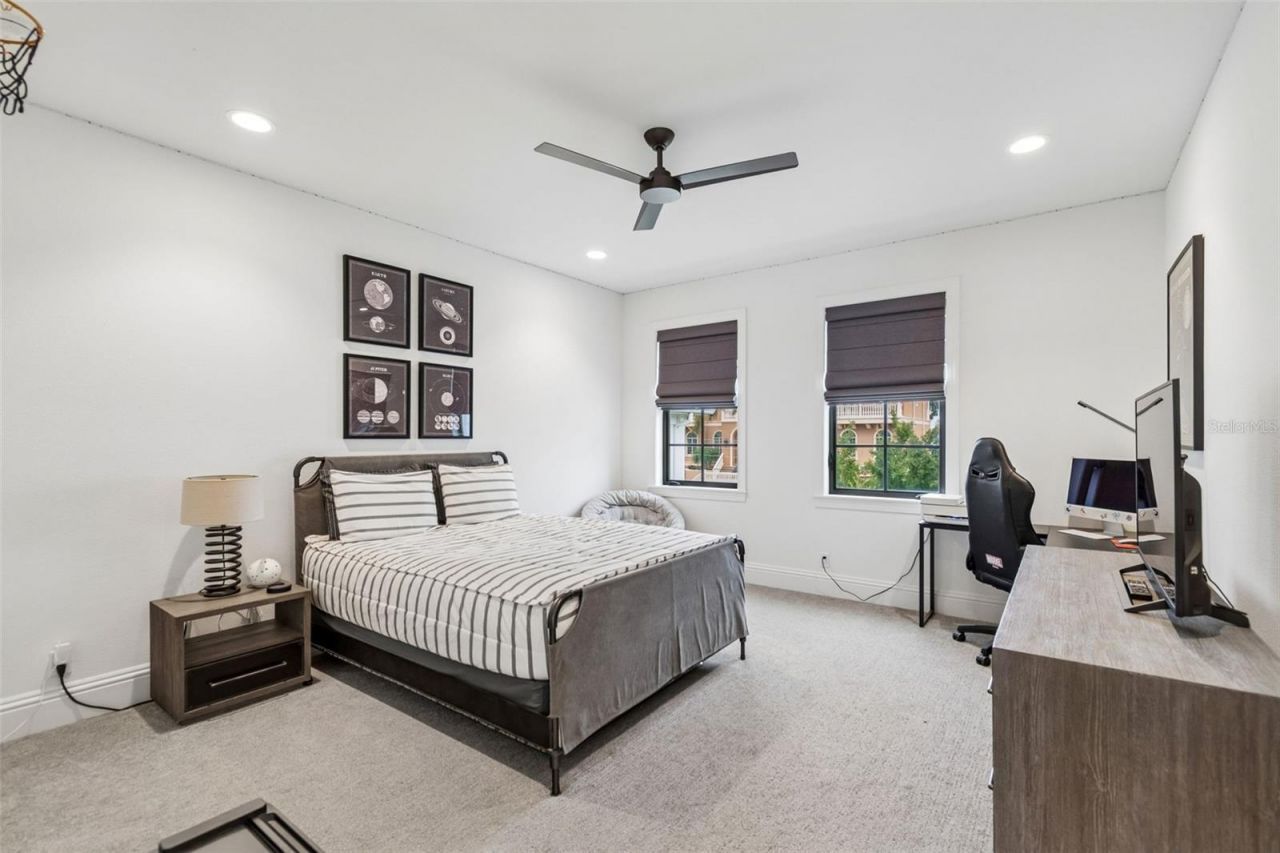 5811 Mariner Street, Tampa, FL 33609 Photo