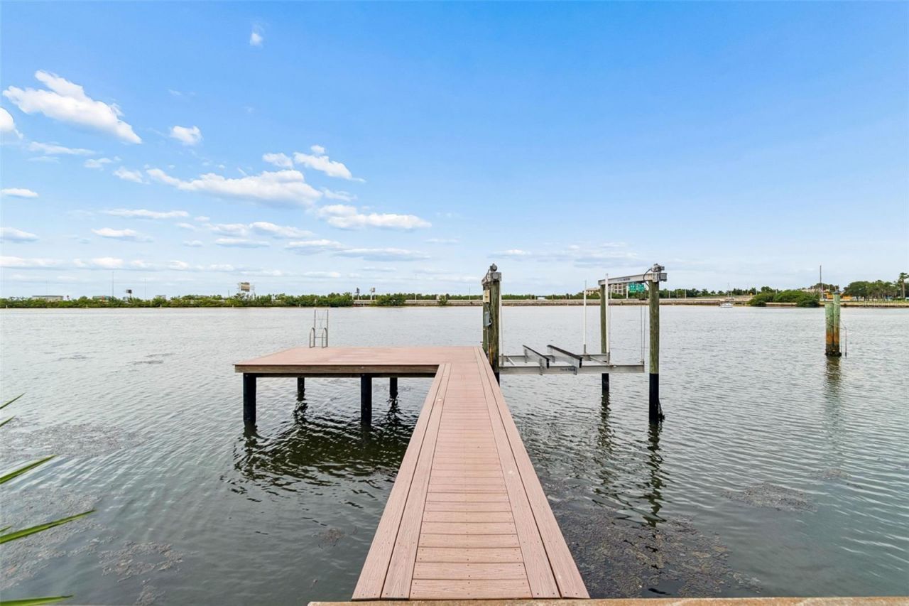 5811 Mariner Street, Tampa, FL 33609 Photo