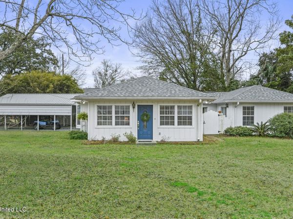 400 Ulman Avenue, Bay Saint Louis, MS 39520