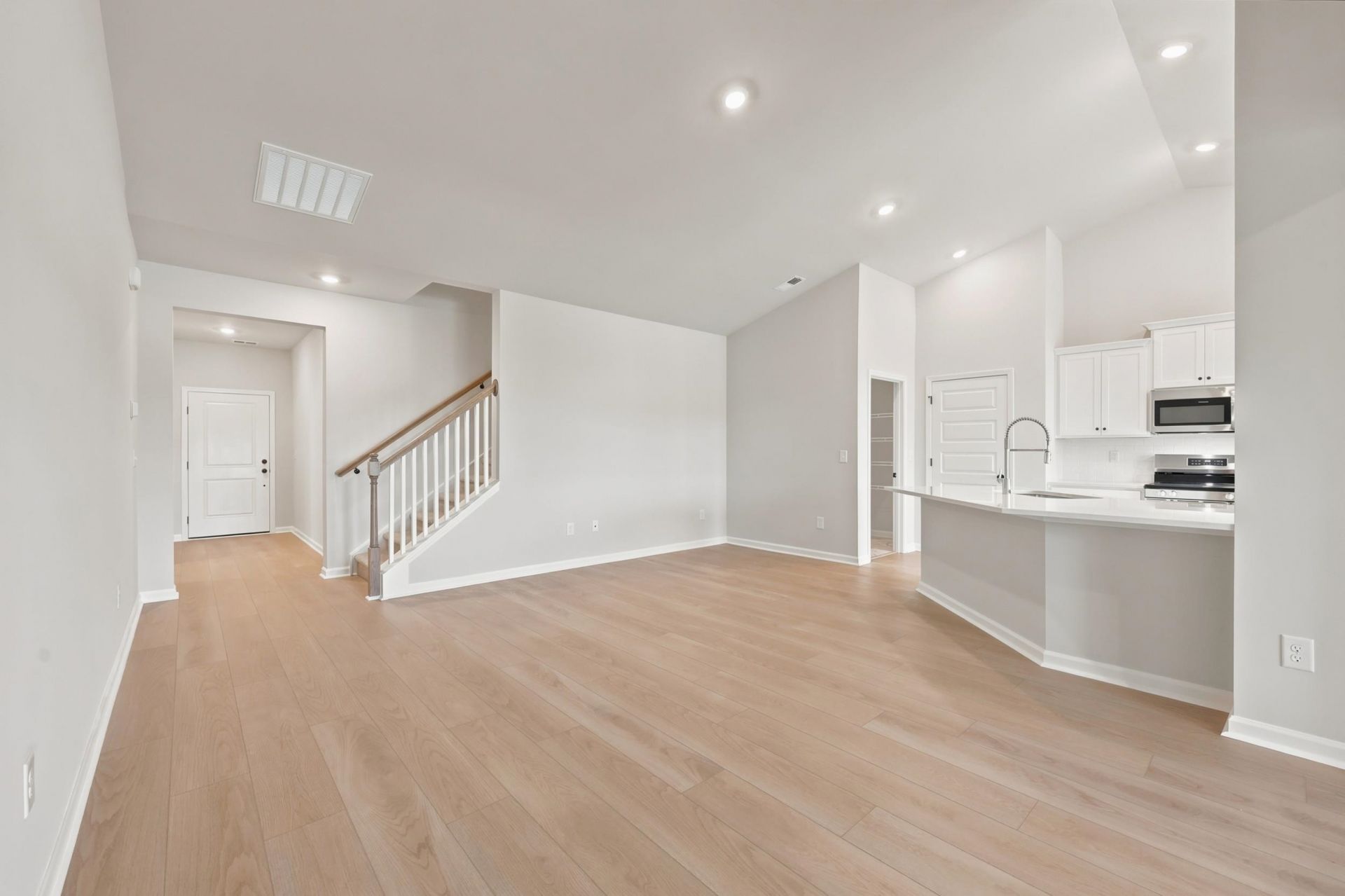 334 Kindred Spirit Dr  Photo 14