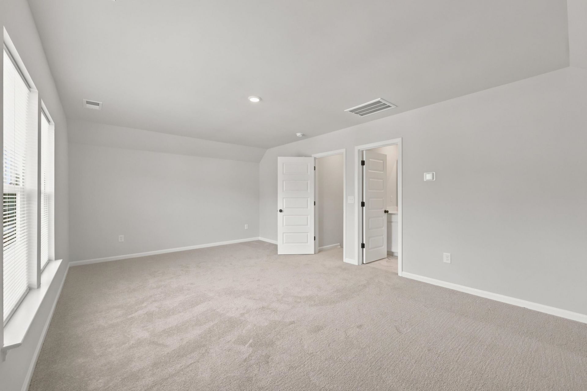 334 Kindred Spirit Dr  Photo 37