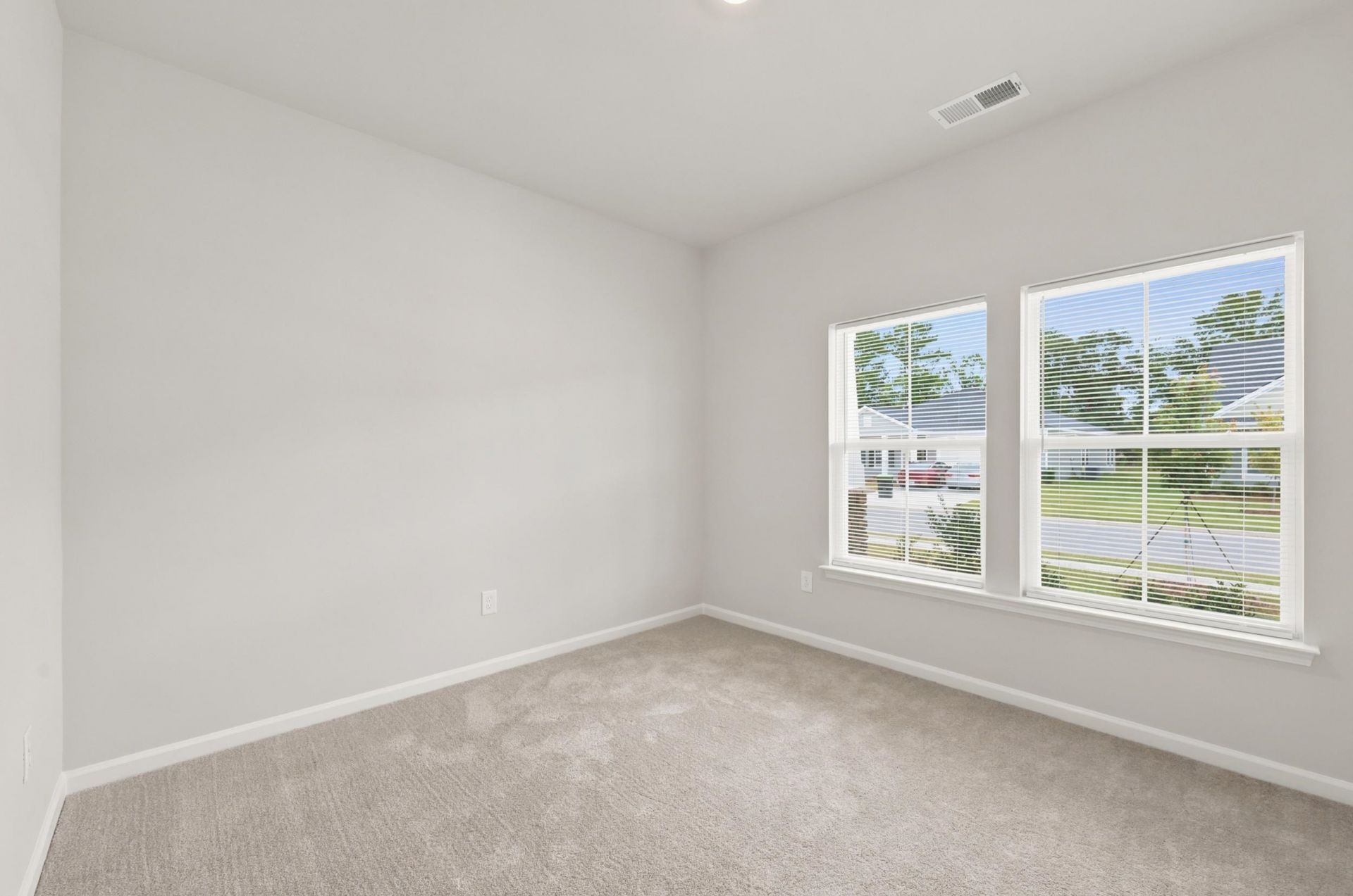 334 Kindred Spirit Dr  Photo 6