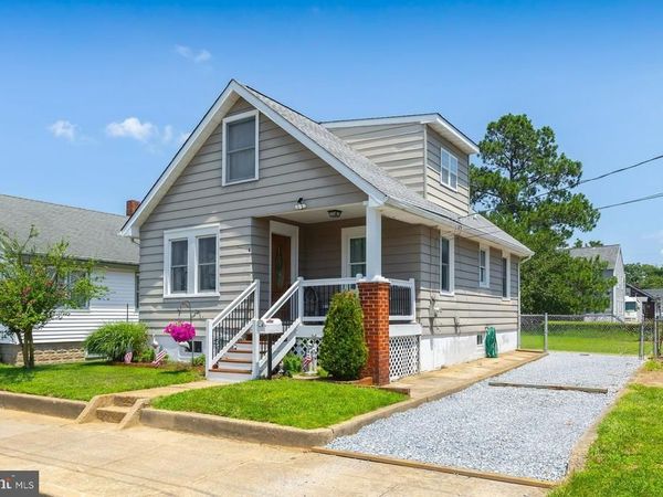 38 PINE STREET , GIBBSTOWN, NJ 08027