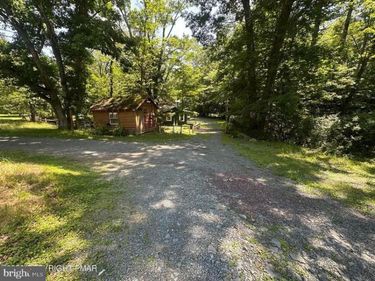 111 RIPPLING BROOK ROAD, CANADENSIS, PA 18325