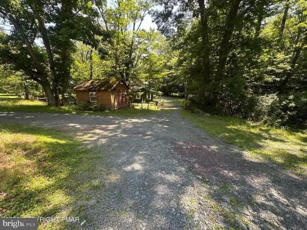 111 RIPPLING BROOK ROAD , CANADENSIS, PA 18325