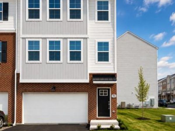 56 CONTINENTAL WAY, BRIDGEPORT, PA 19405