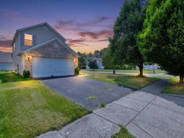 3667 Parker Knoll Lane , Columbus, OH 43219