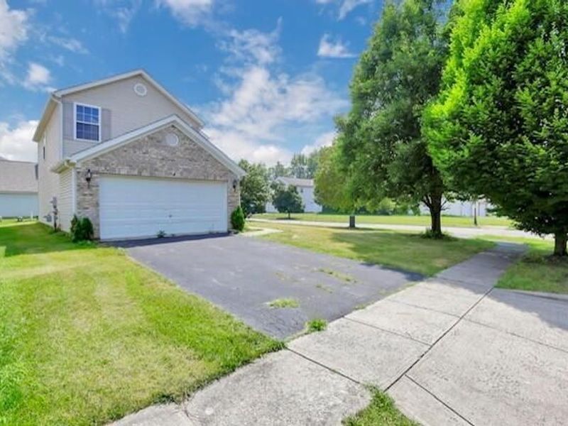 3667 Parker Knoll Lane , Columbus, OH 43219 Photo 2