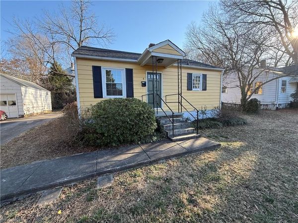 4 Vintage Avenue , Winston-Salem, NC 27127