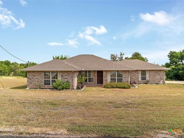 208 Settlers Ridge , Bertram, TX 78605