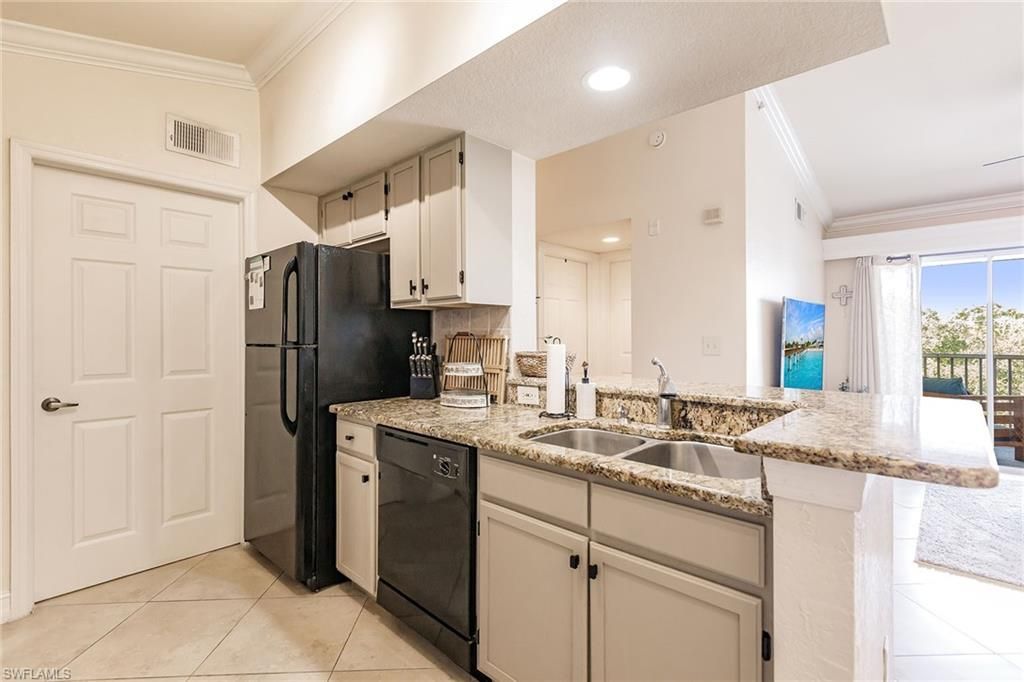 4620 Saint Croix Ln , Unit 934, Naples, FL 34109 Photo