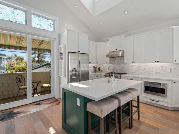 851 C Ave., Coronado, CA 92118