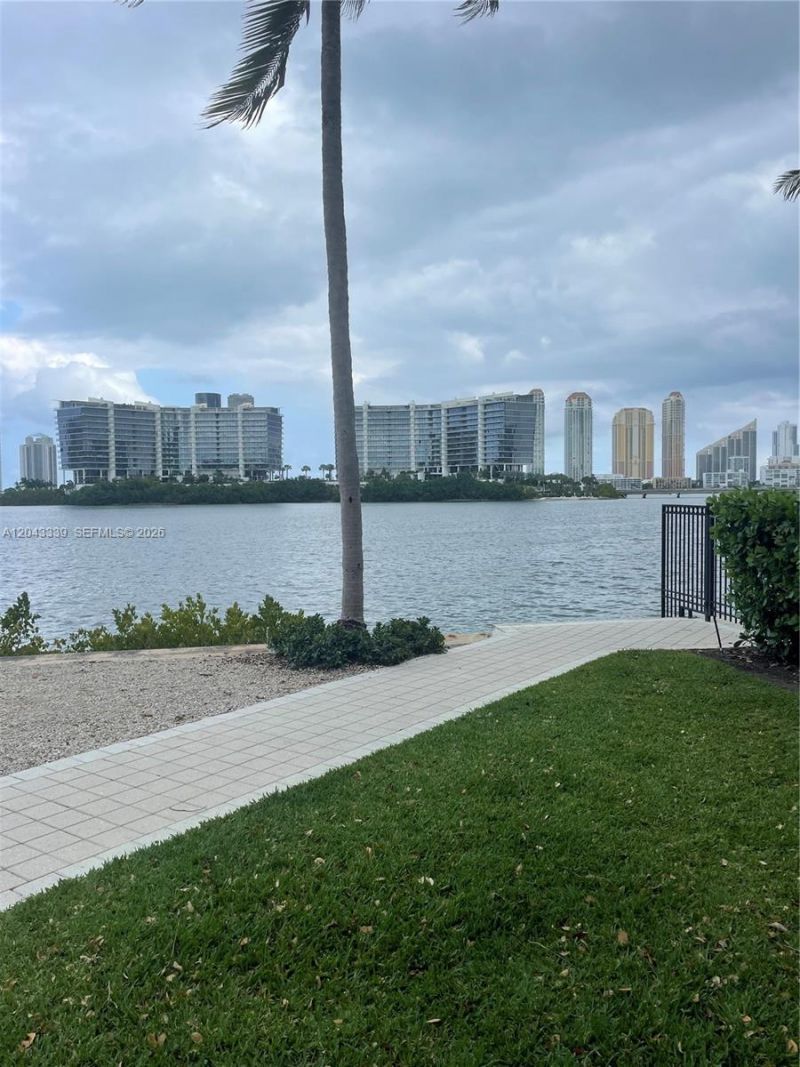 3155 NE 184th St , Unit 8105, Aventura, FL 33160 Photo