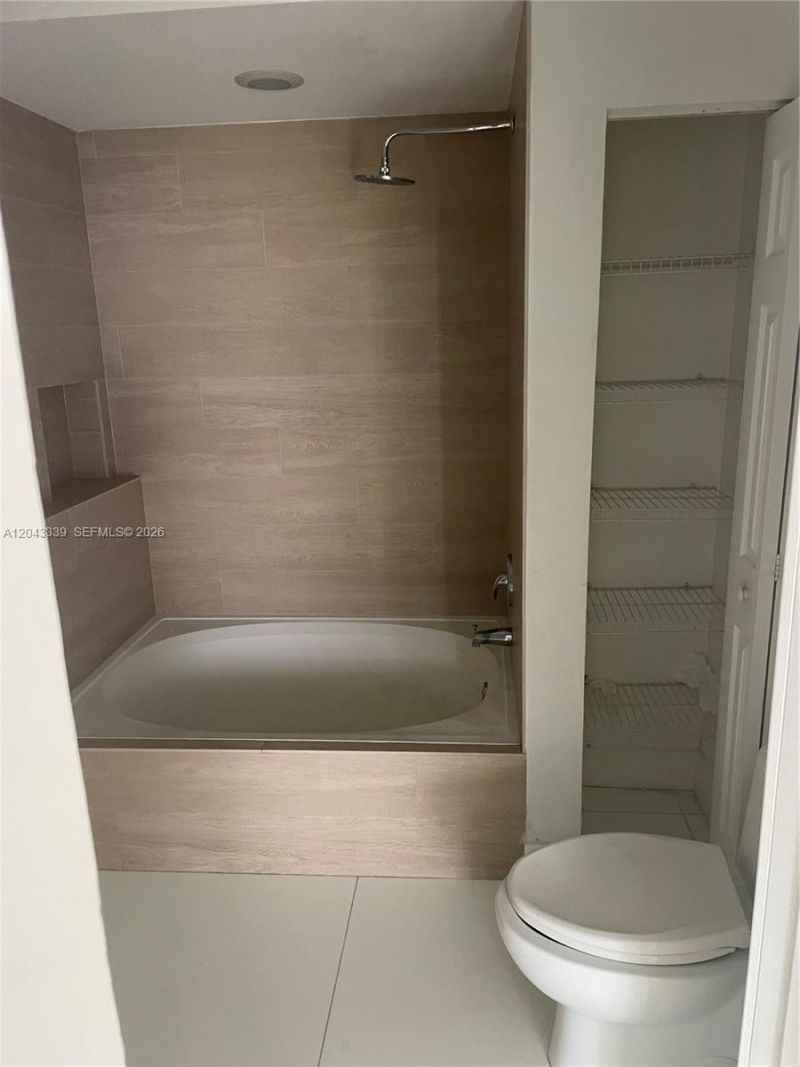3155 NE 184th St , Unit 8105, Aventura, FL 33160 Photo