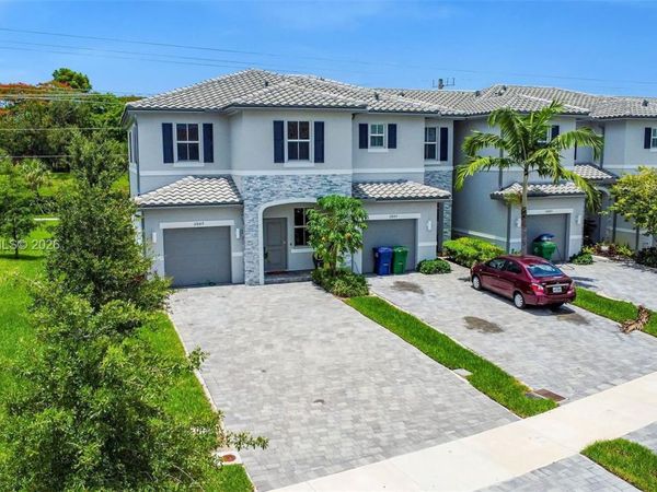 11889 NW 47th Mnr , Coral Springs, FL 33076