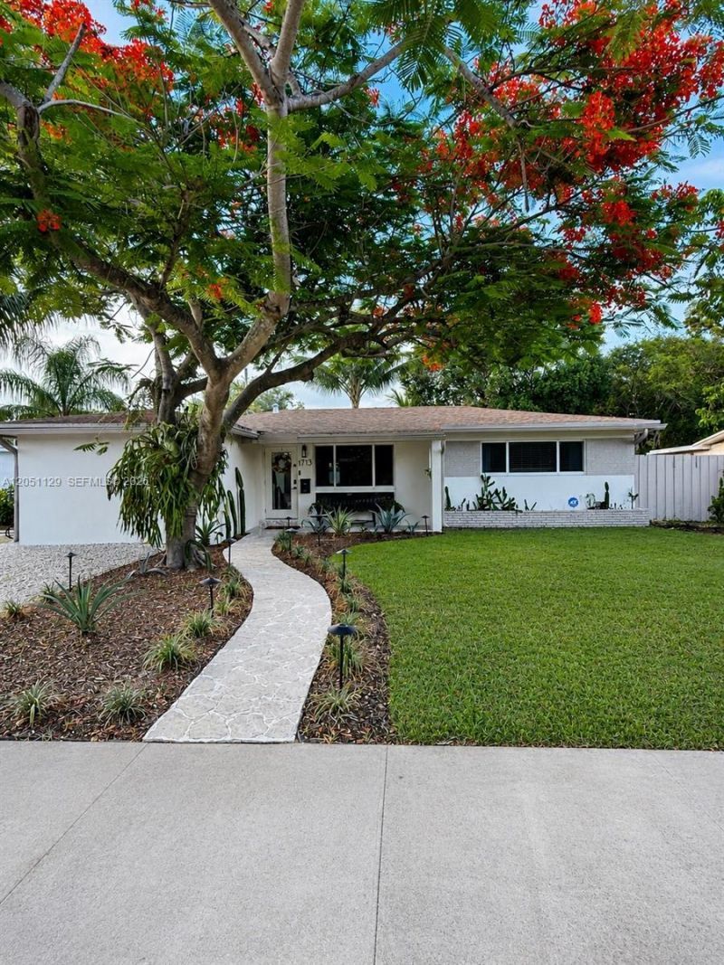 1713 SW 10th Ct, Fort Lauderdale, FL 33312 Photo