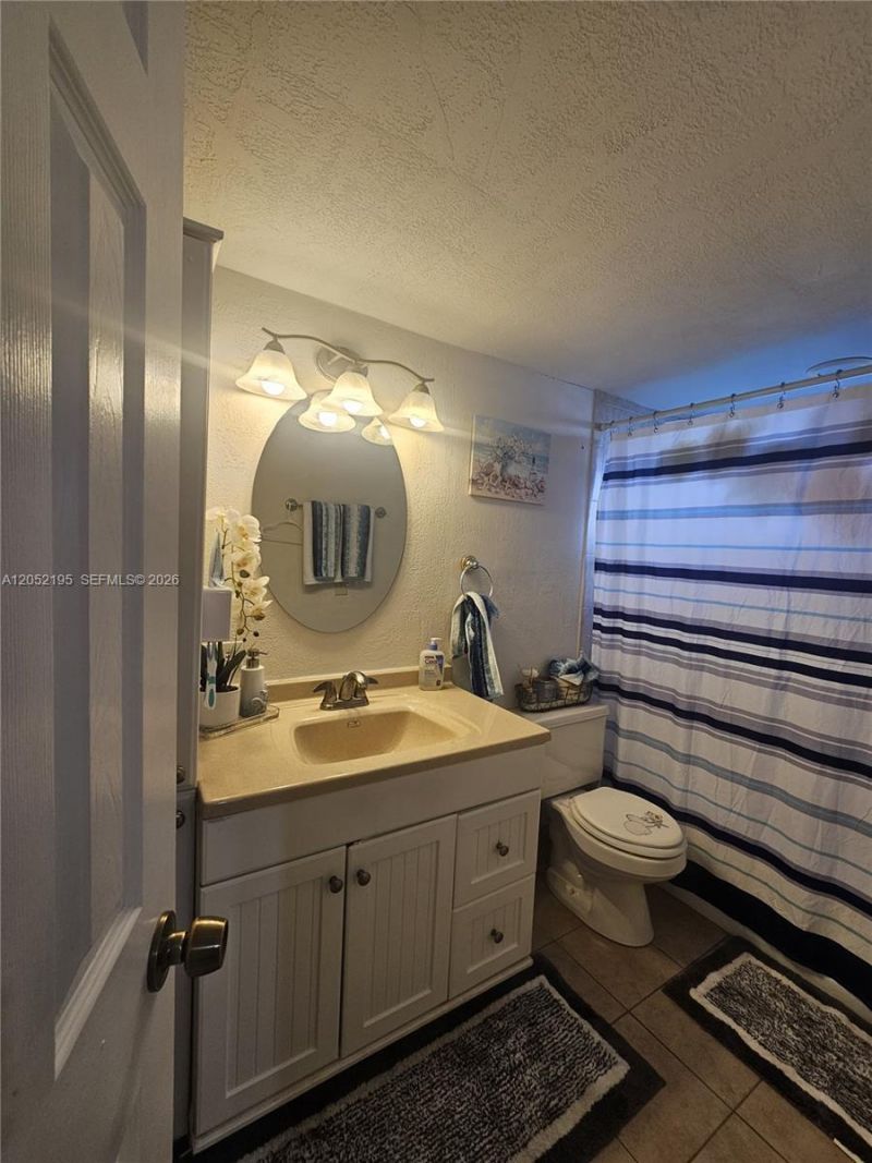 1750 W 46th St , Unit 518, Hialeah, FL 33012 Photo