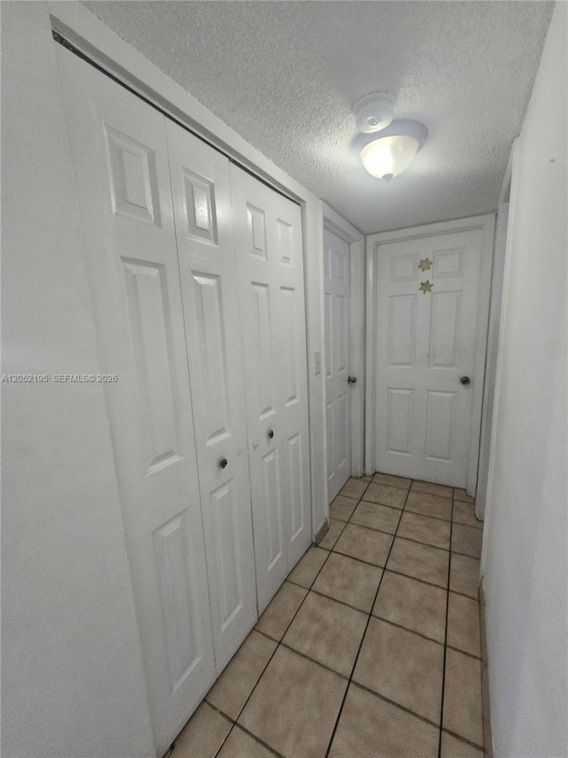 1750 W 46th St , Unit 518, Hialeah, FL 33012 Photo