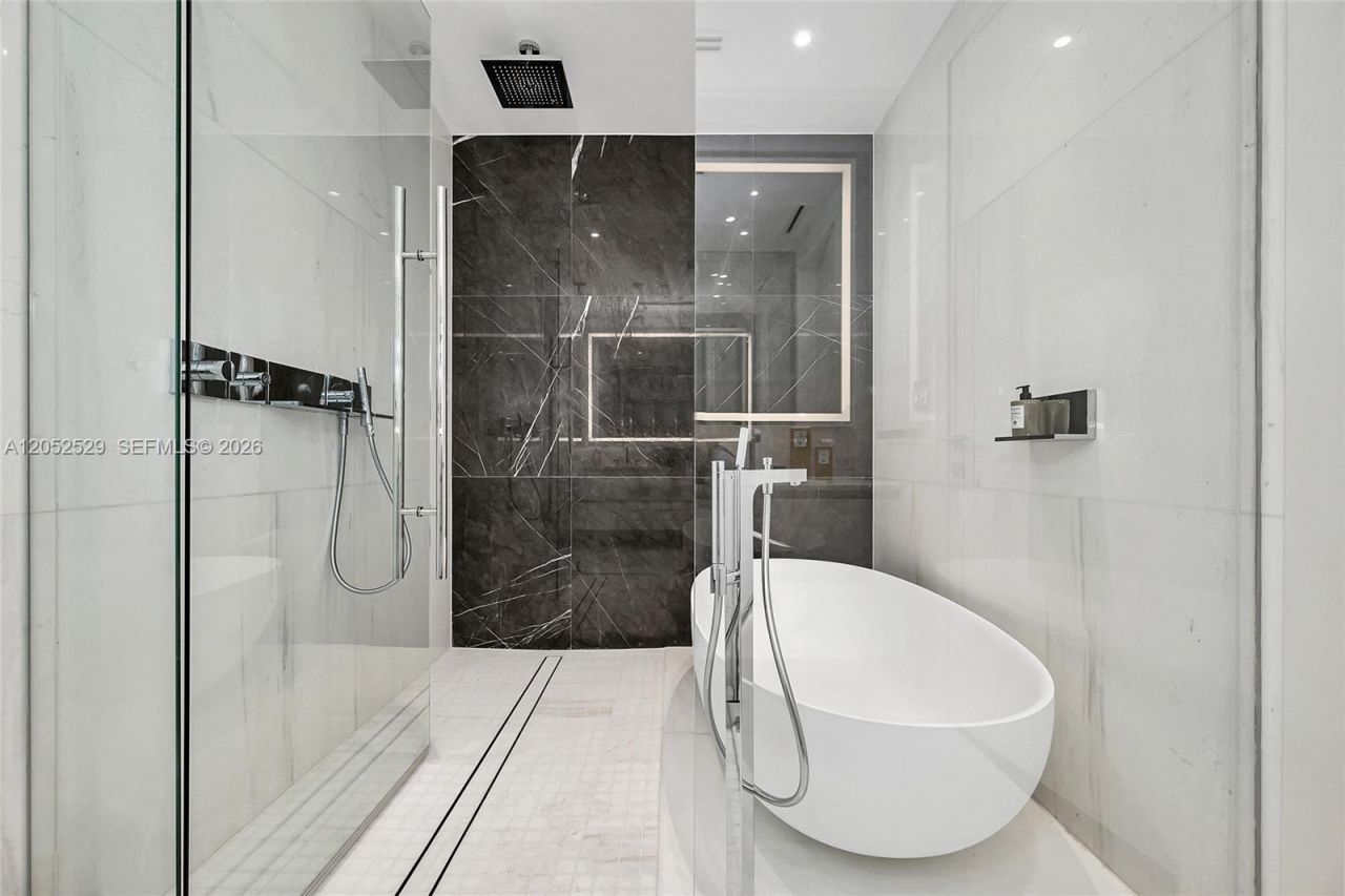 300 Biscayne Boulevard Way , Unit 1705W, Miami, FL 33131 Photo