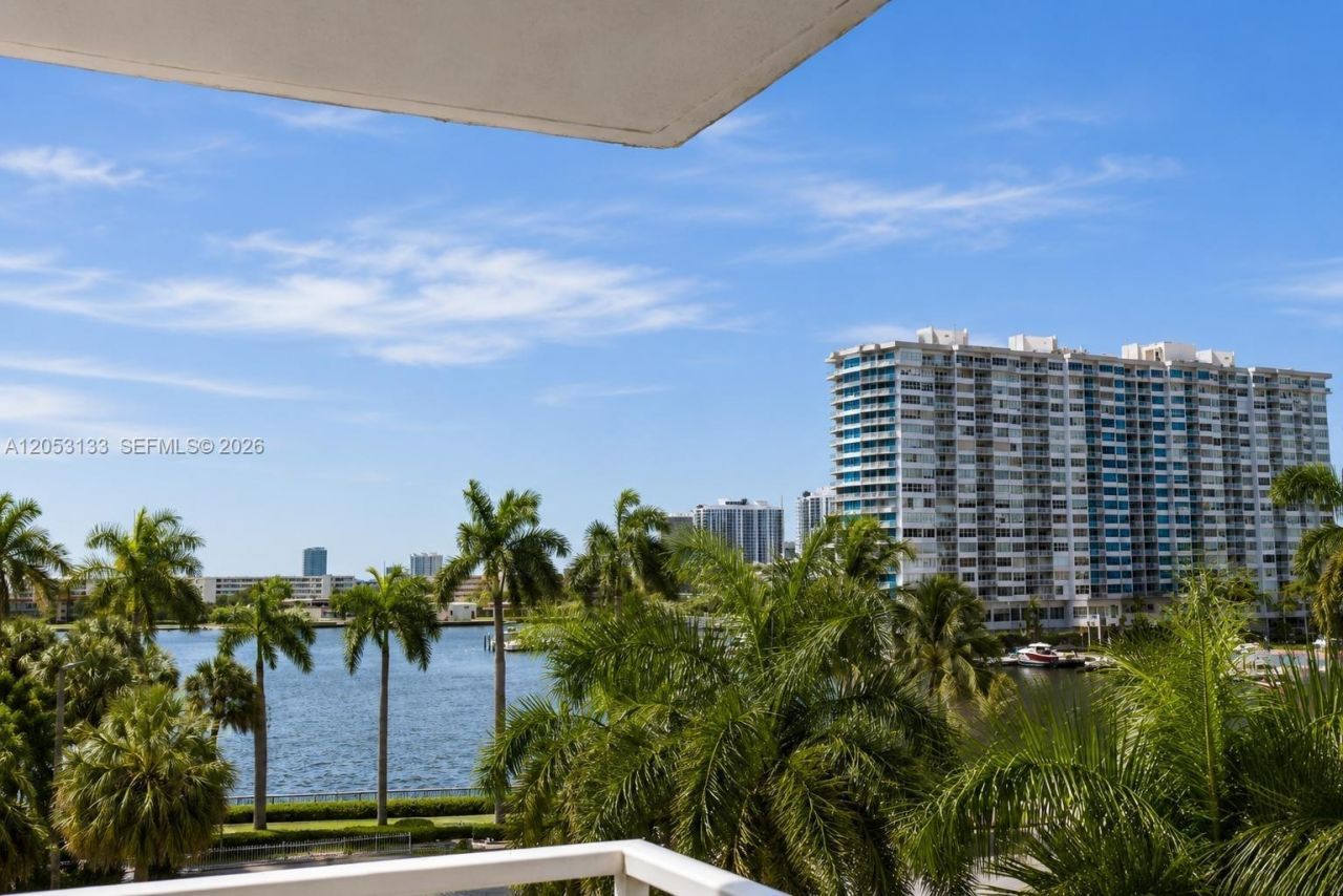 2801 NE 183rd St, Unit 405W, Aventura, FL 33160 Photo