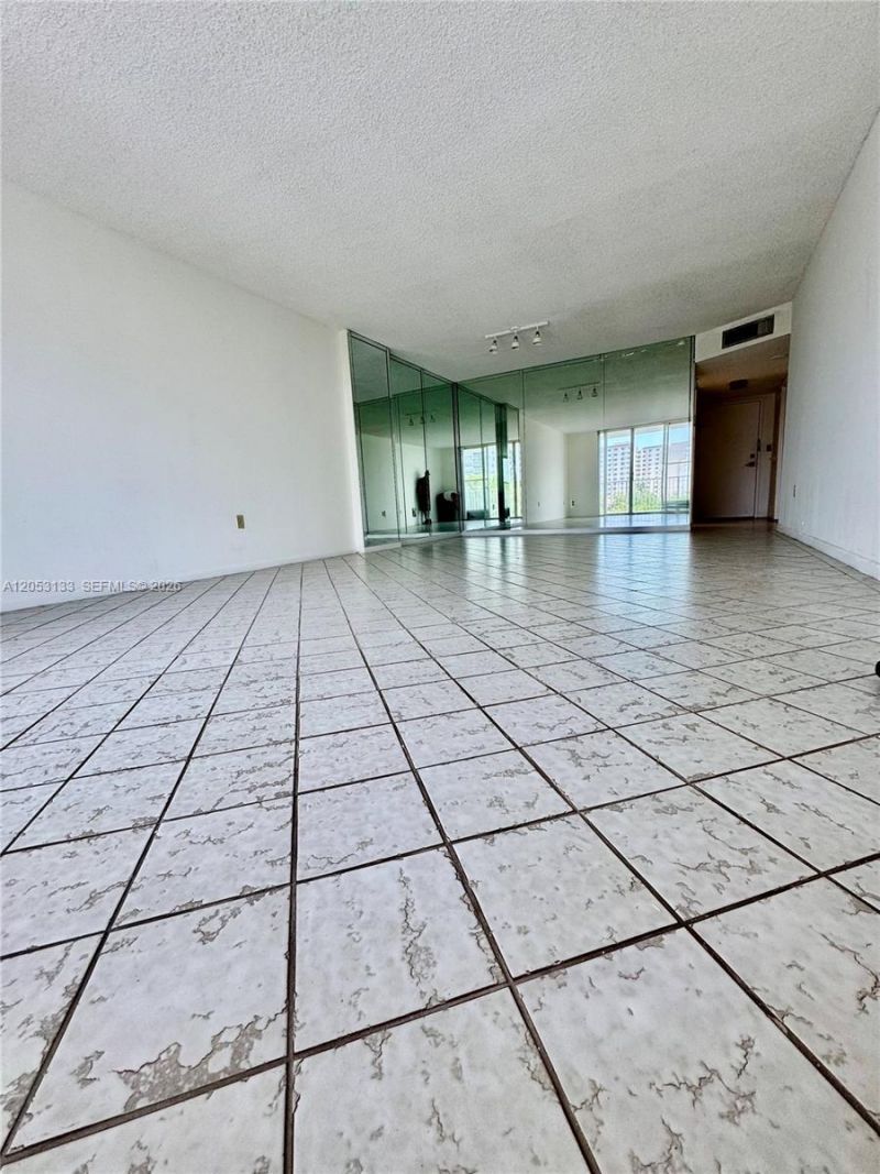 2801 NE 183rd St, Unit 405W, Aventura, FL 33160 Photo