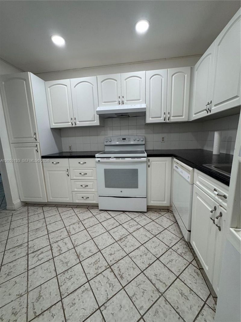 2801 NE 183rd St, Unit 405W, Aventura, FL 33160 Photo