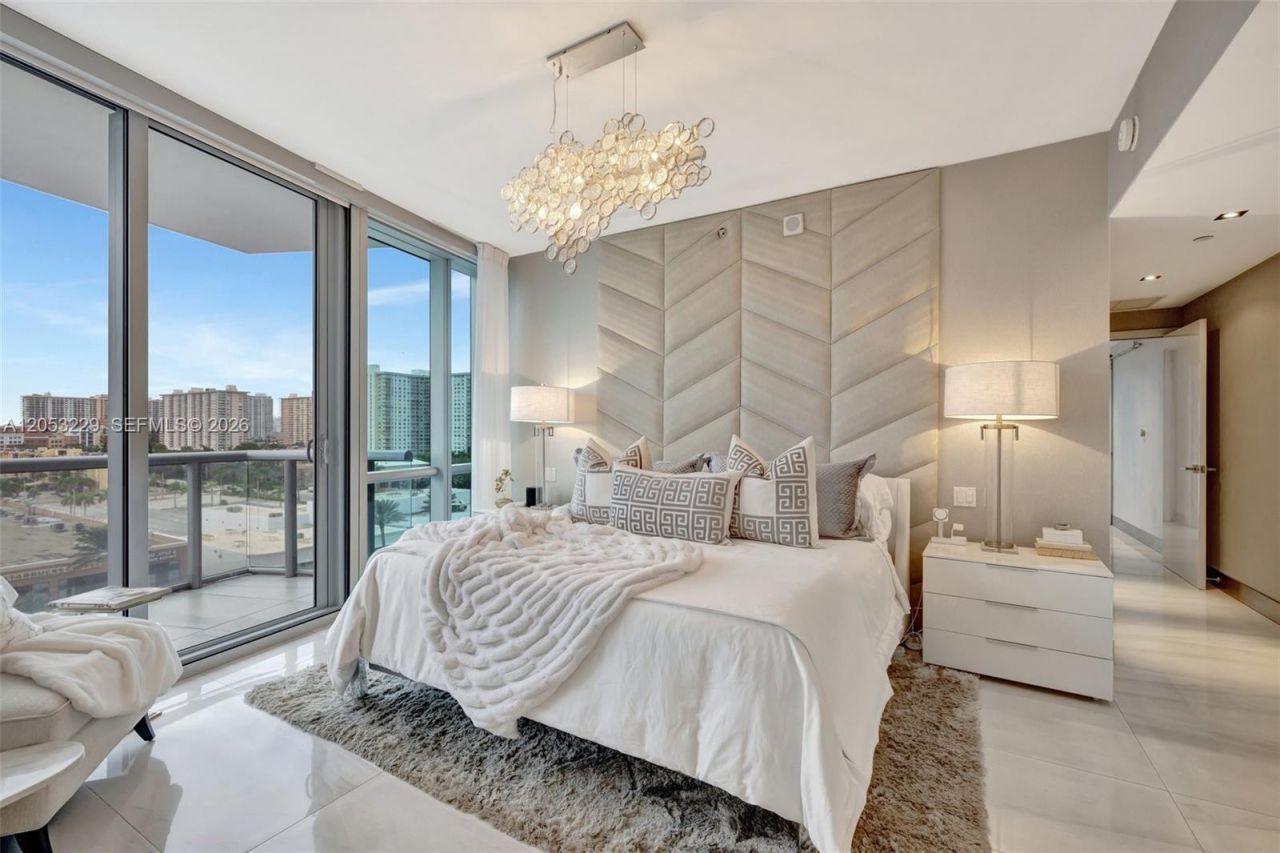 17121 Collins Ave , Unit 808, Sunny Isles Beach, FL 33160 Photo