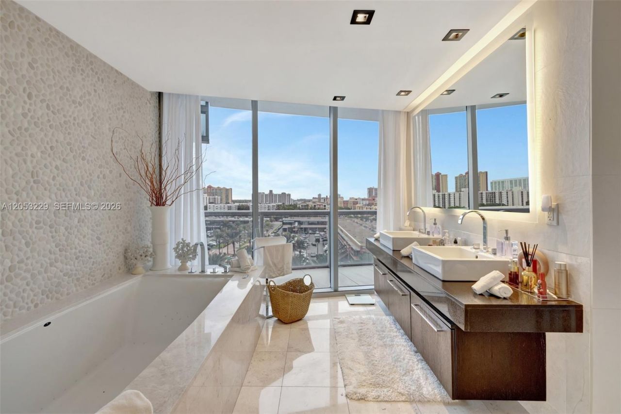 17121 Collins Ave , Unit 808, Sunny Isles Beach, FL 33160 Photo