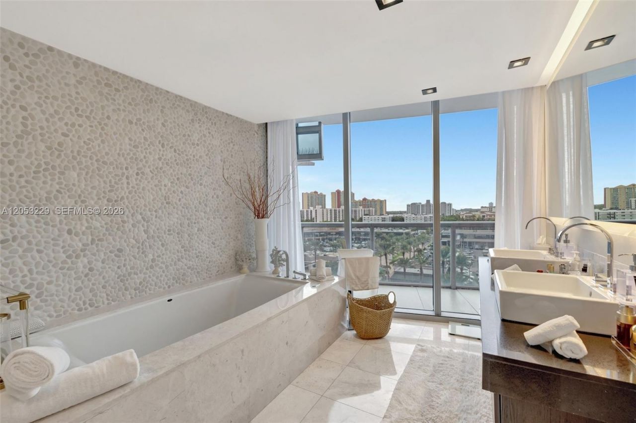 17121 Collins Ave , Unit 808, Sunny Isles Beach, FL 33160 Photo