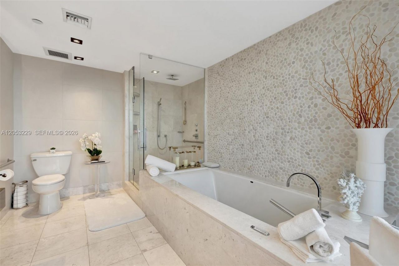 17121 Collins Ave , Unit 808, Sunny Isles Beach, FL 33160 Photo