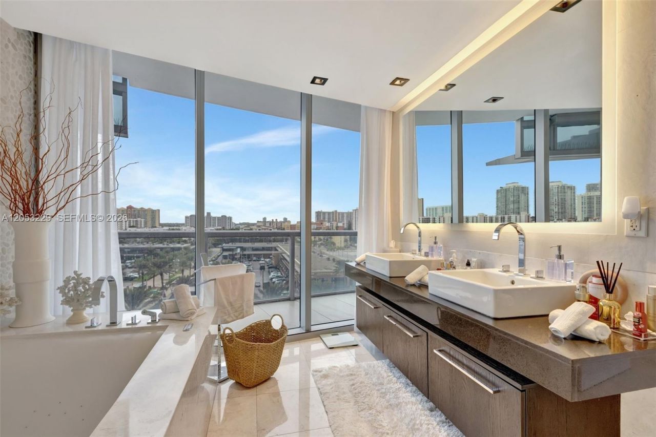 17121 Collins Ave , Unit 808, Sunny Isles Beach, FL 33160 Photo