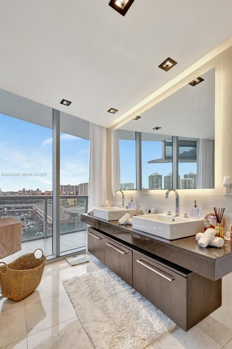 17121 Collins Ave , Unit 808, Sunny Isles Beach, FL 33160 Photo