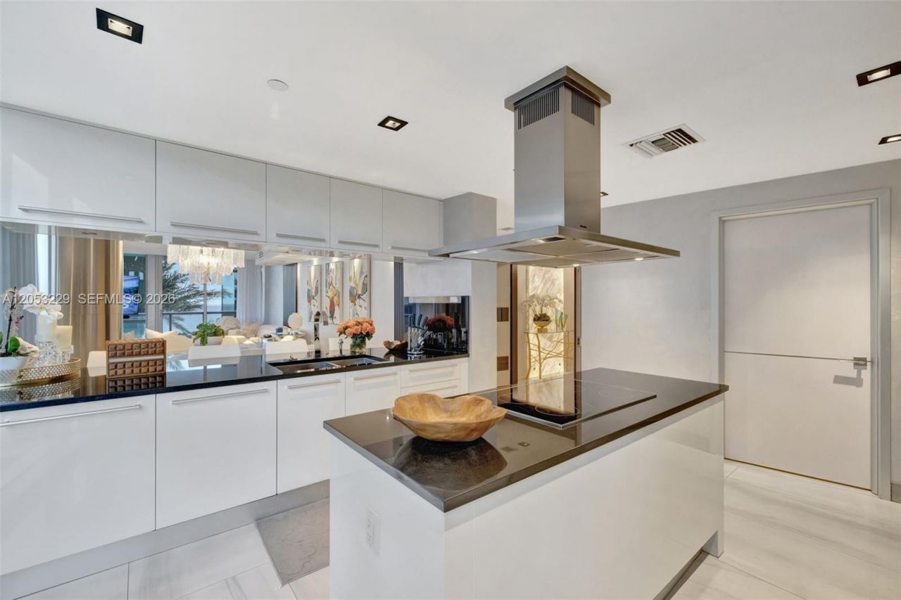 17121 Collins Ave , Unit 808, Sunny Isles Beach, FL 33160 Photo