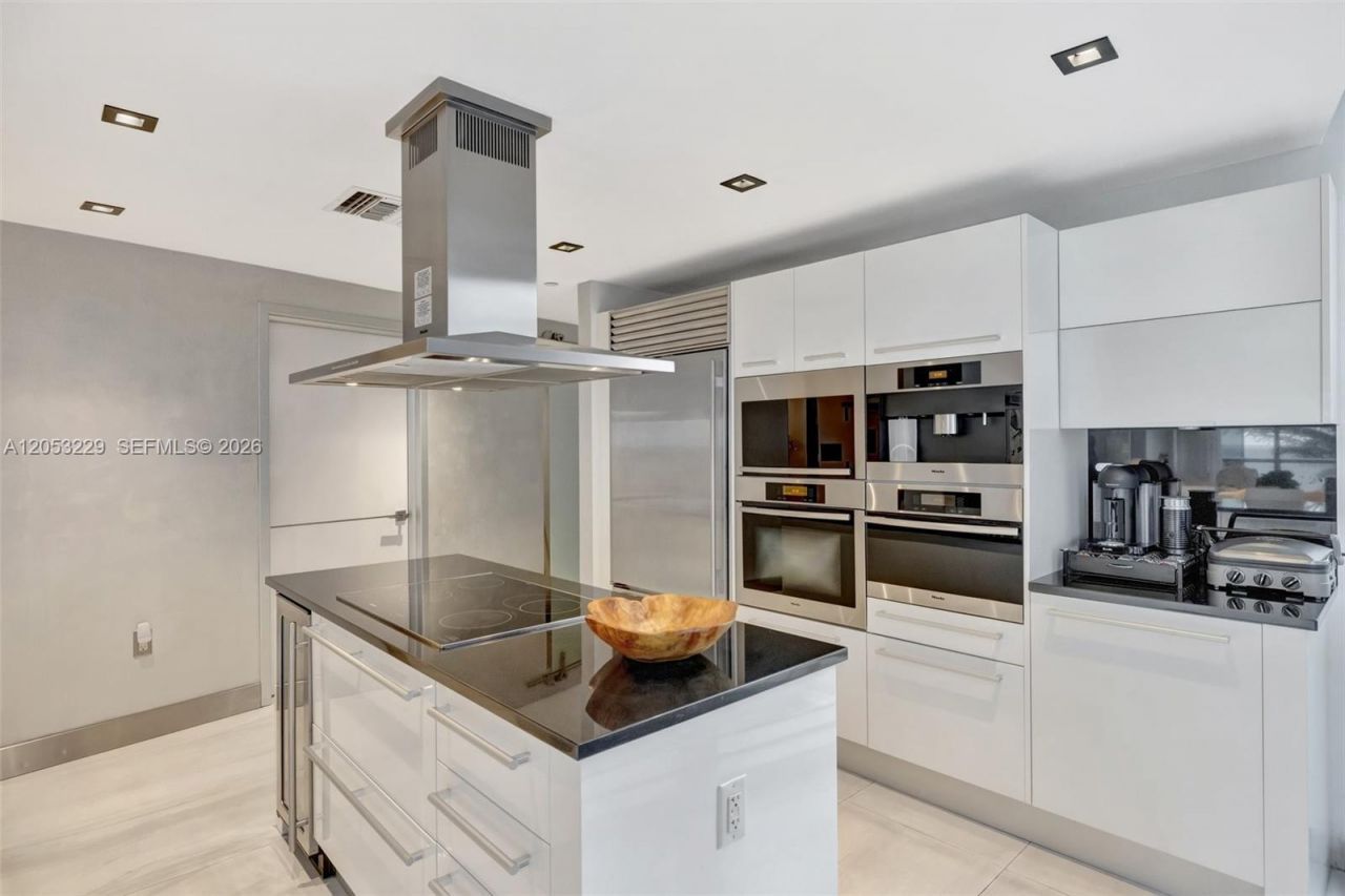 17121 Collins Ave , Unit 808, Sunny Isles Beach, FL 33160 Photo