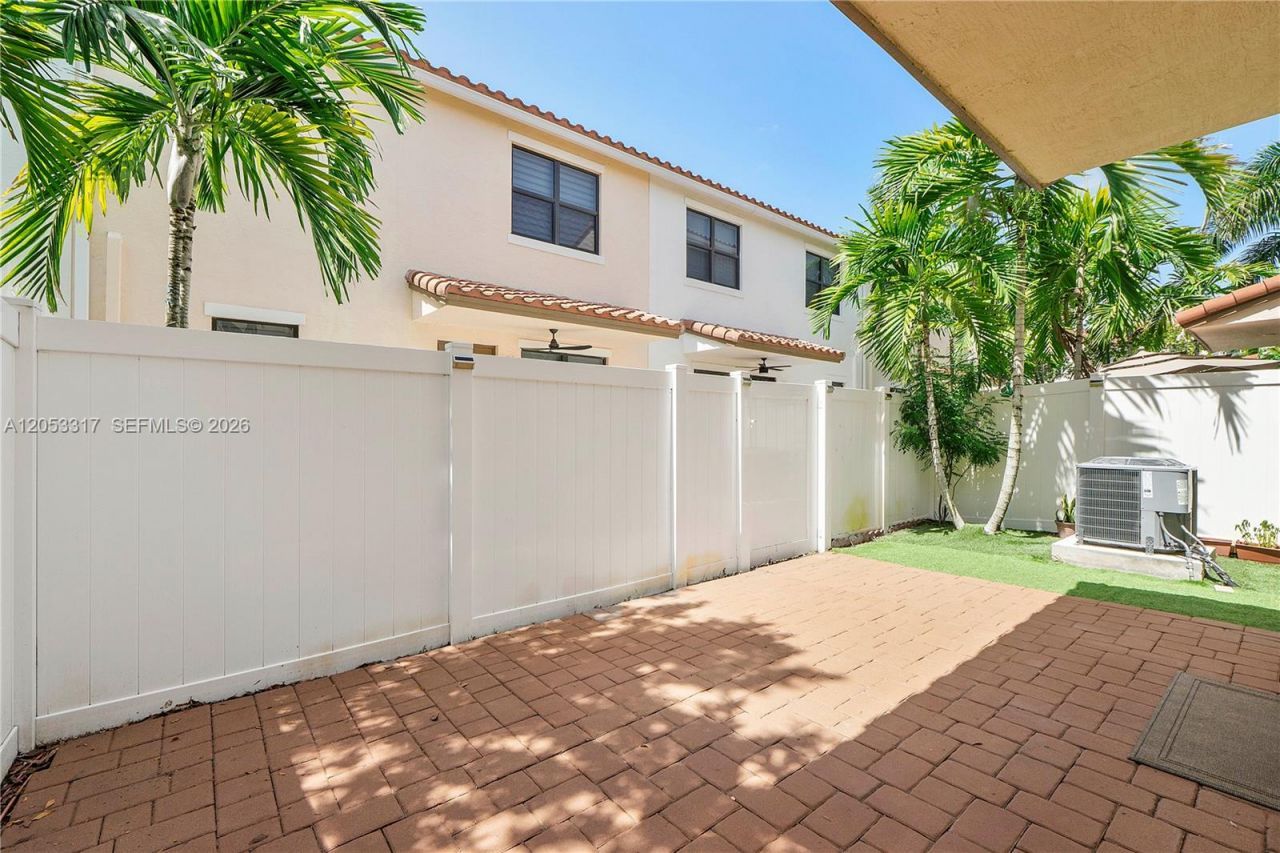 20914 NW 1st Dr, Pembroke Pines, FL 33029 Photo