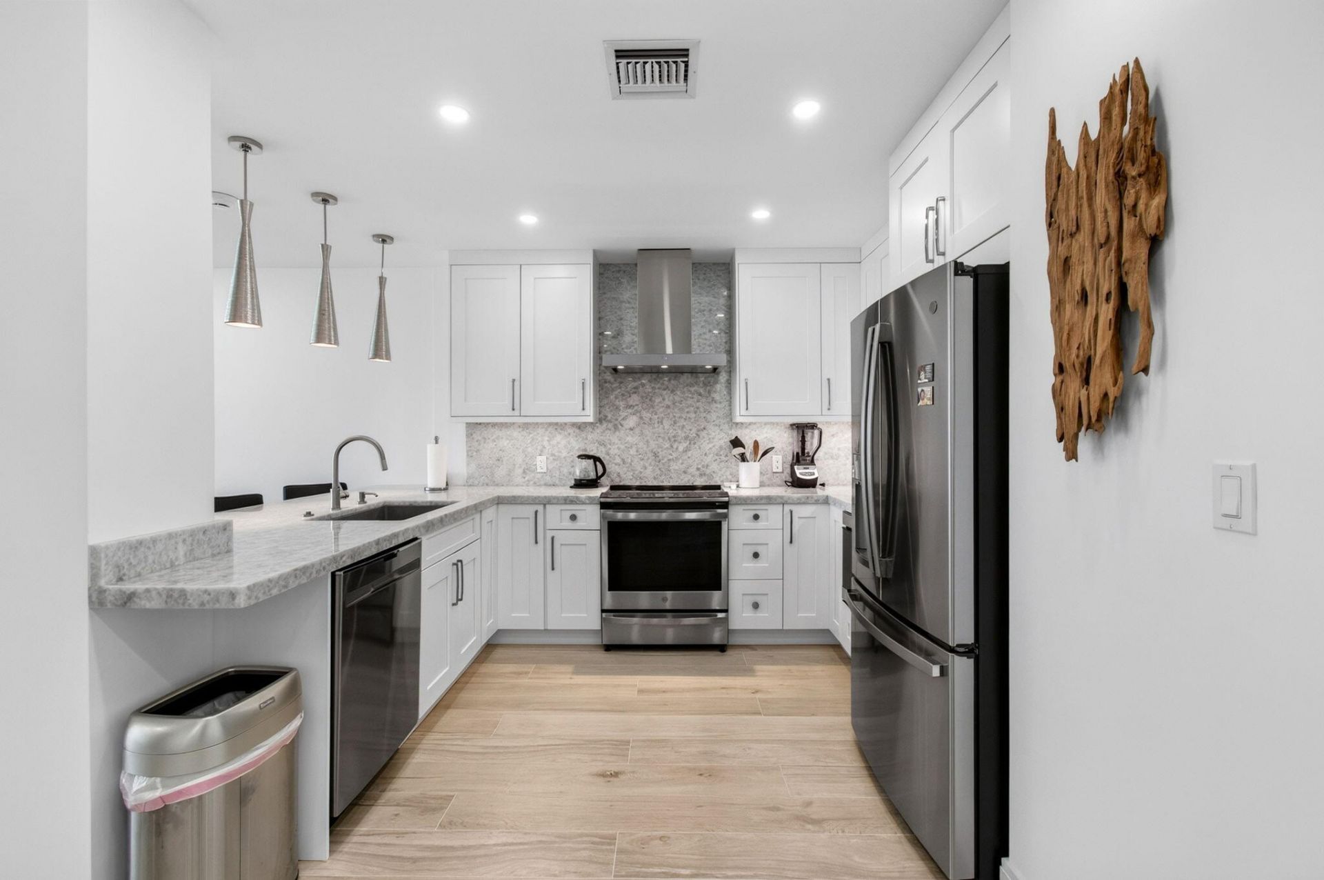 120 N Ocean Boulevard, Unit 203, Delray Beach, FL 33483 Photo