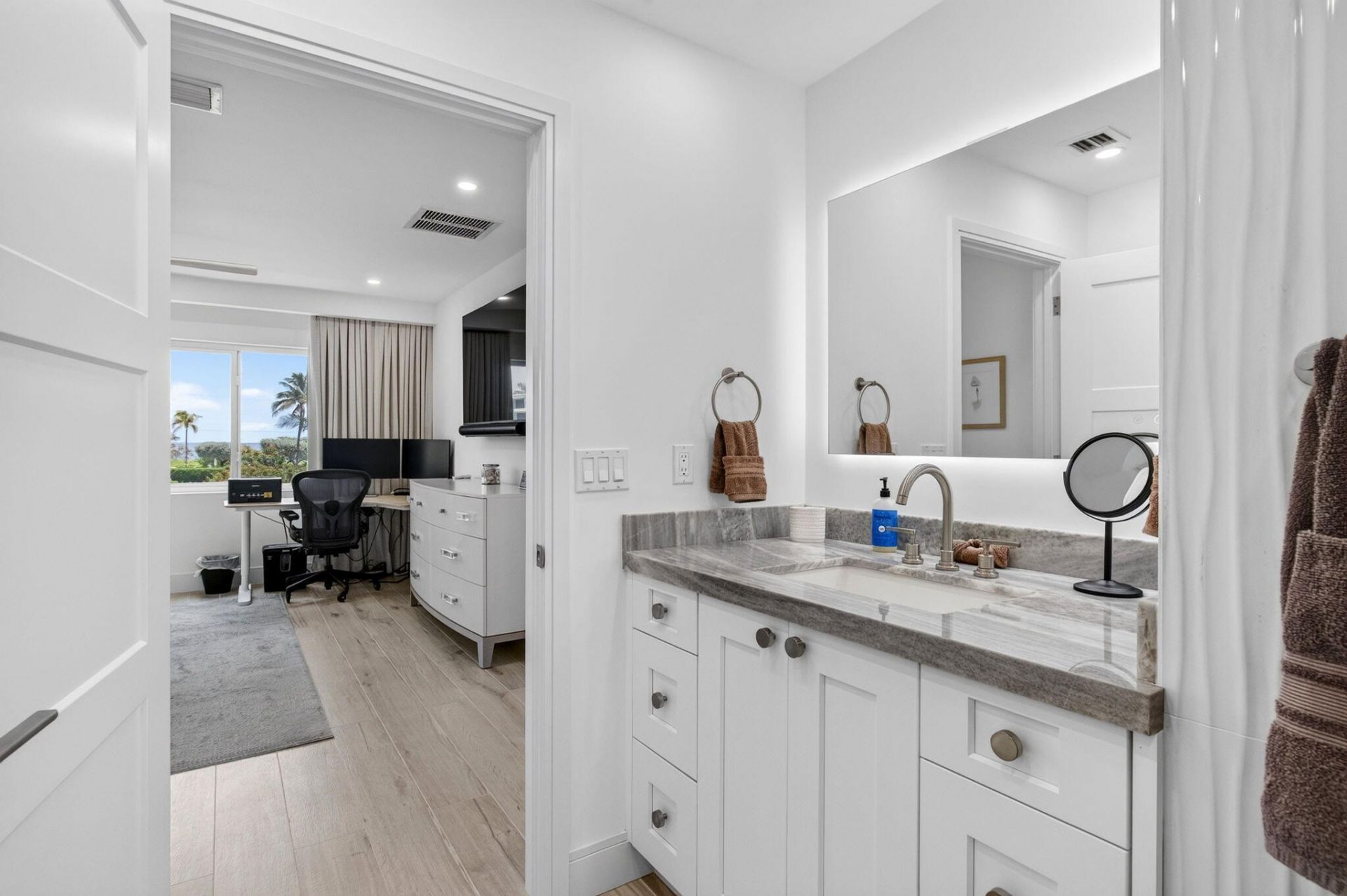 120 N Ocean Boulevard, Unit 203, Delray Beach, FL 33483 Photo