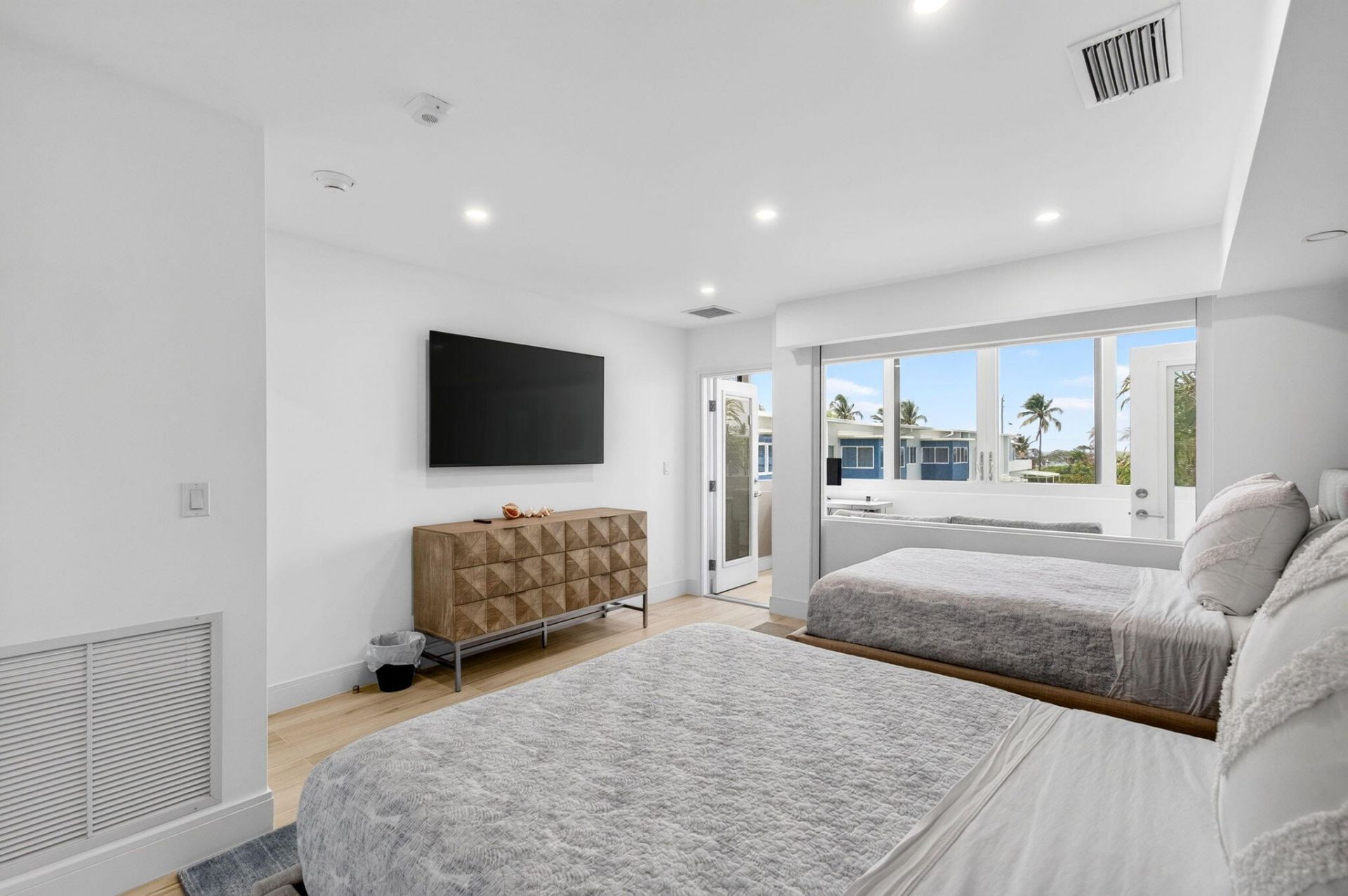 120 N Ocean Boulevard, Unit 203, Delray Beach, FL 33483 Photo