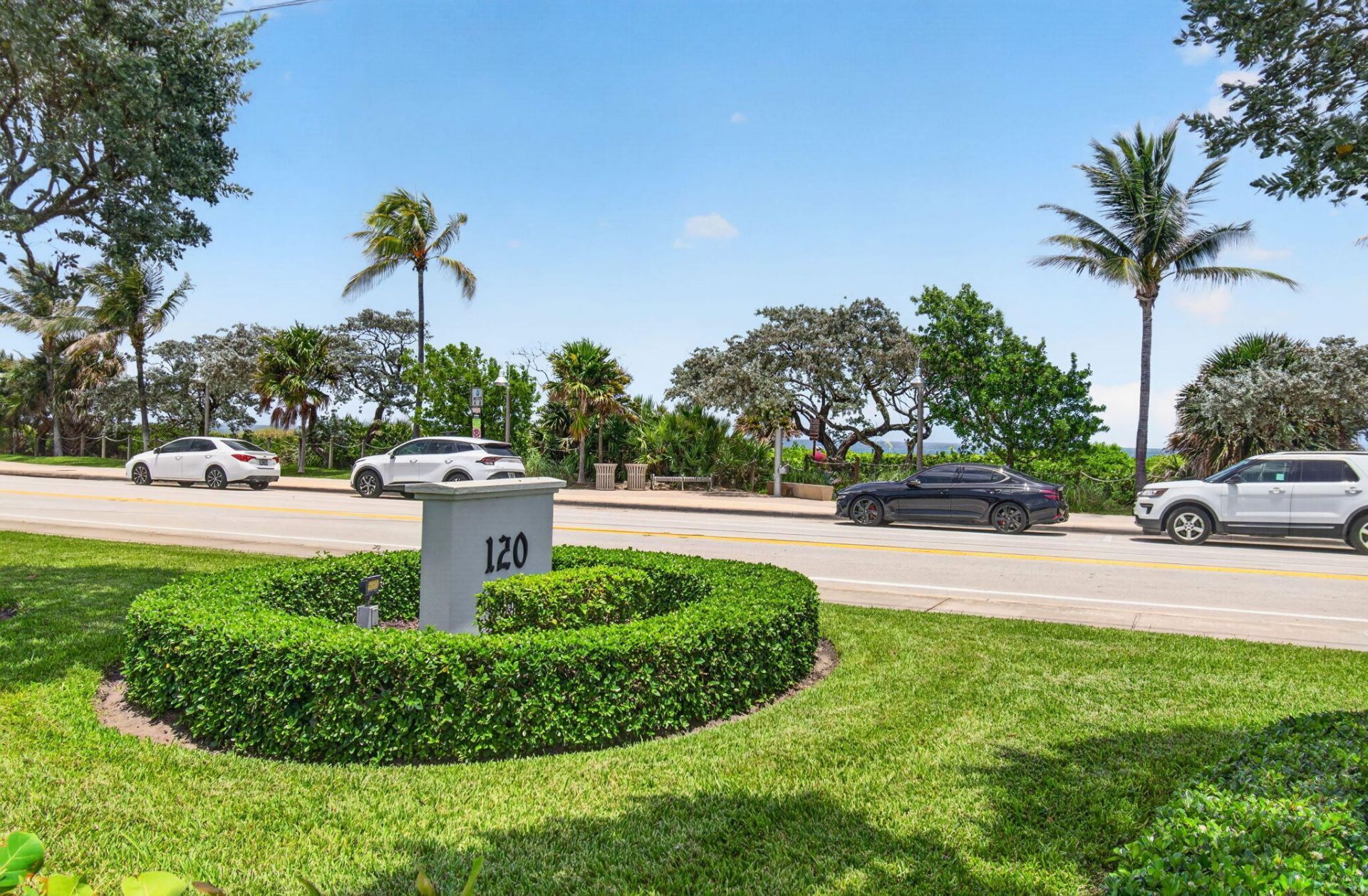 120 N Ocean Boulevard, Unit 203, Delray Beach, FL 33483 Photo