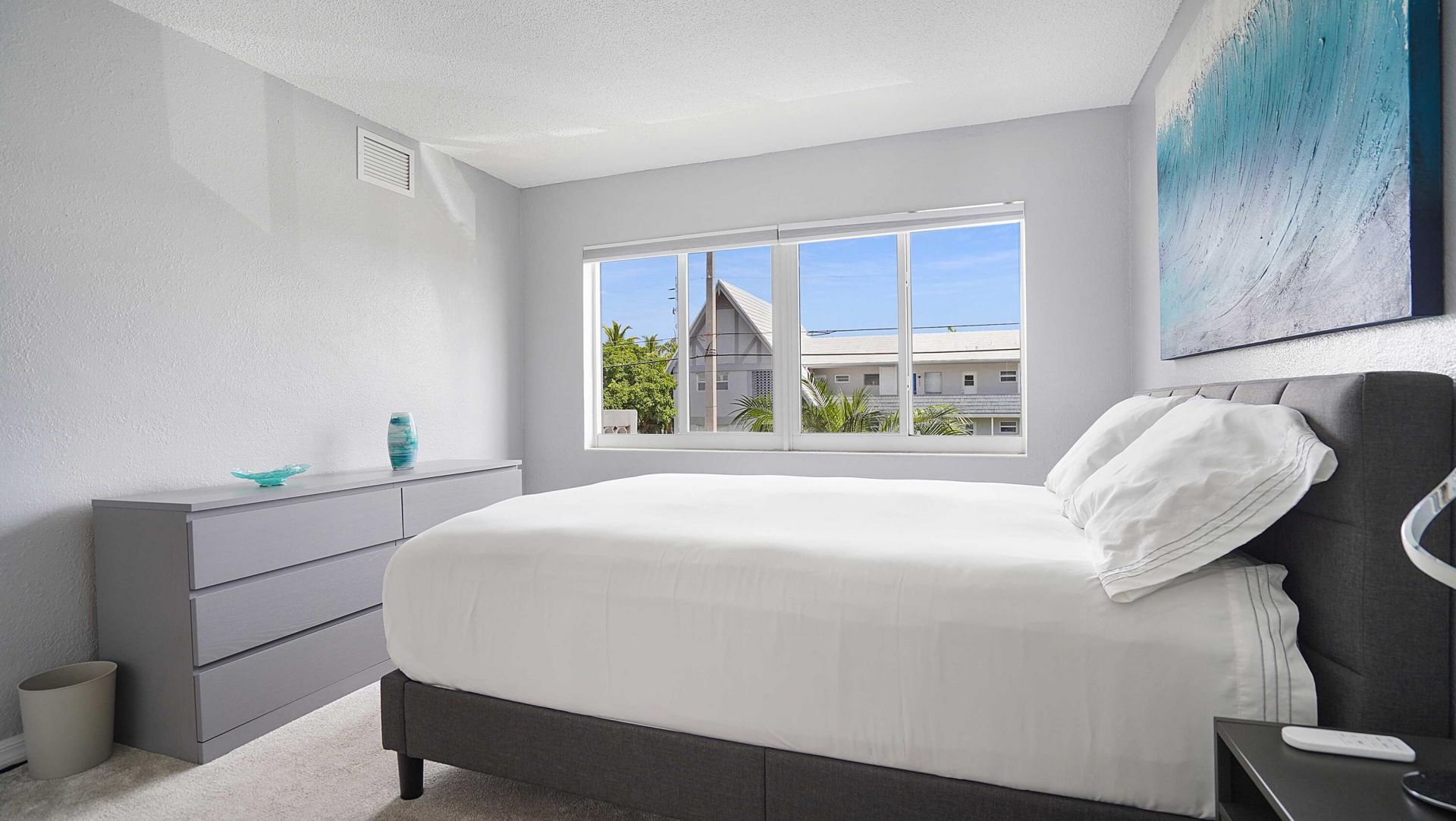 3220 Bayview Drive, Unit 202, Fort Lauderdale, FL 33306 Photo